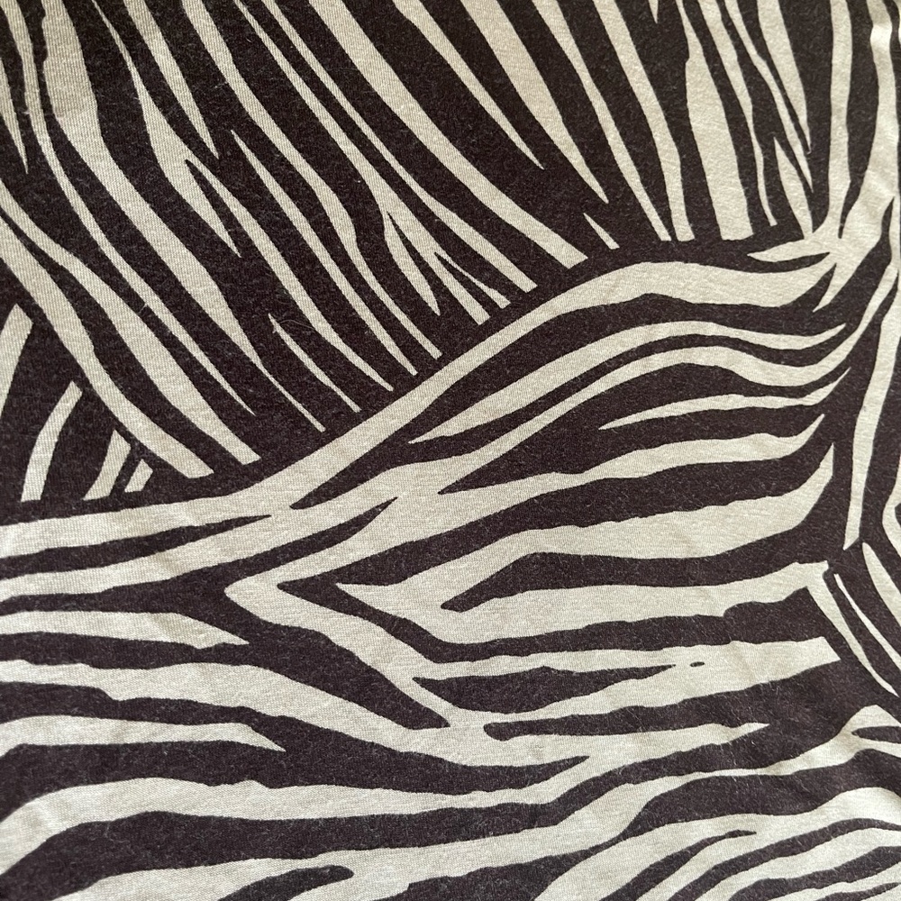 H & M Ladies Giraffe Print Turtleneck - Picture 2 of 4